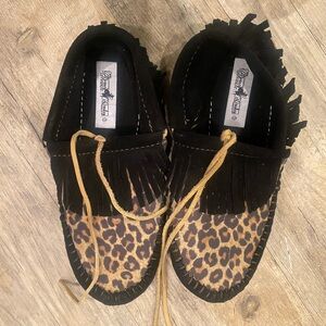 Broncy donkey Leopard Print Fringe Moccasin Loafers - Black & Tan